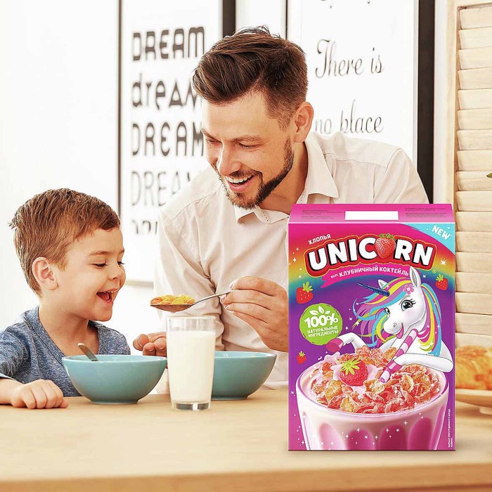 Хлопья кукурузные Unicorn Клубничный коктейль 220гр к/у