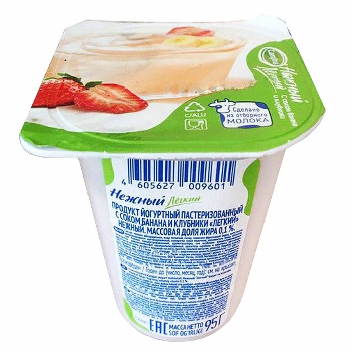 Йогурт Campina Нежный Лайт с соком банана-клубники 0,1% 95гр пэт