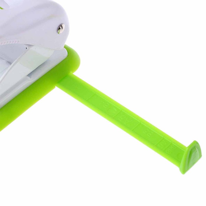 Дырокол Devente color пластик с линейкой на 20л арт4020805