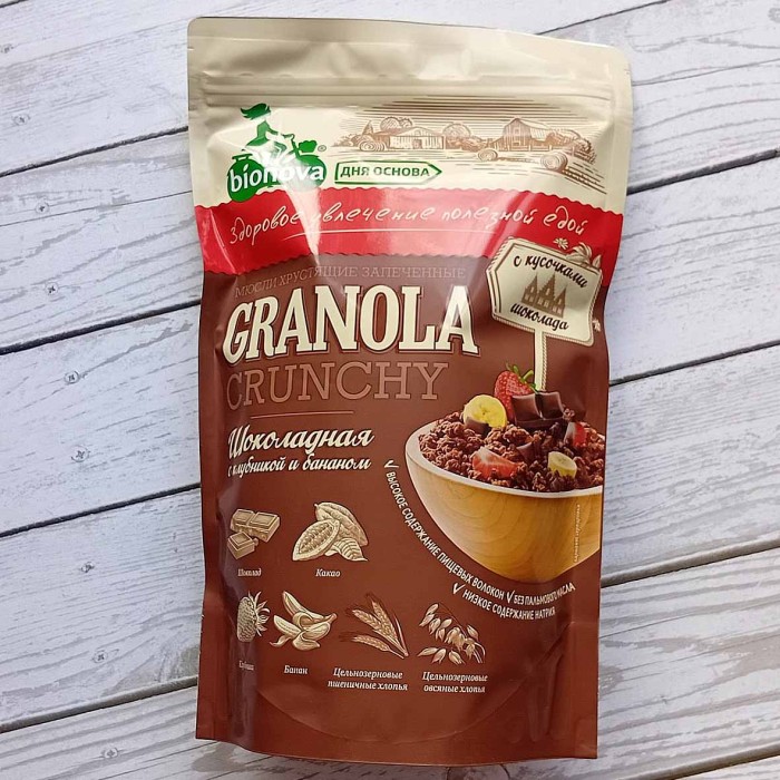 Мюсли Granola Crunchy запеченные с кусочками шоколада клубники и банана 400гр м/у