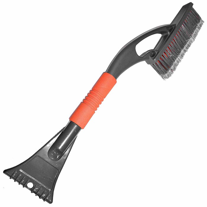 Щетка Русские Супергерои для уборки снега с распушенной щетиной +скребок 59*10см арт775-116