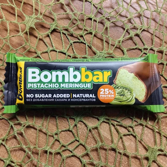 Батончик глазированный Bombbar Фисташковая меренга в шоколаде 40гр м/у