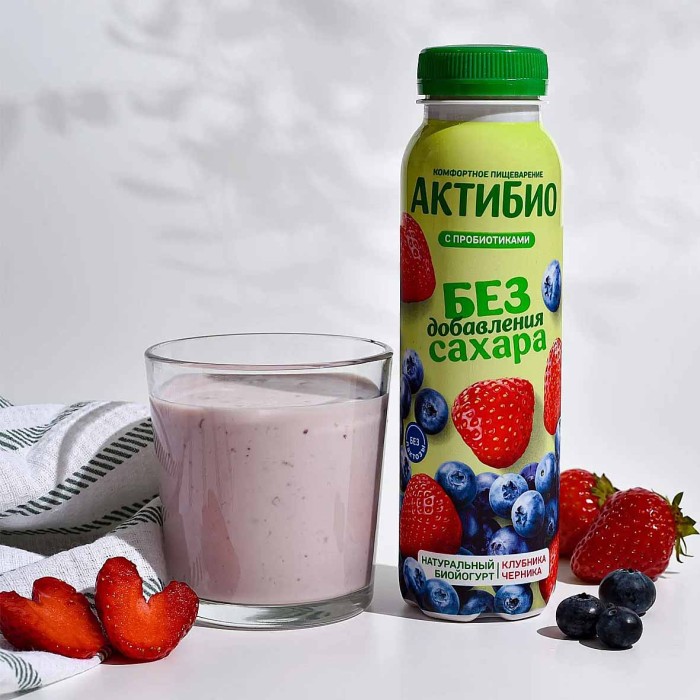 Биойогурт питьевой Актибио клубника-черника 1,5% 260гр пэт