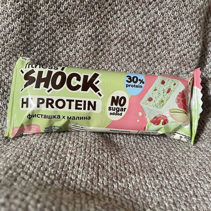 Батончик протеиновый Fitnesshock Фисташка-малина без сахара 30% 50гр м/у