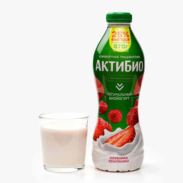 Биойогурт питьевой Актибио натуральный клубника-земляника 1,5% 870гр пэт