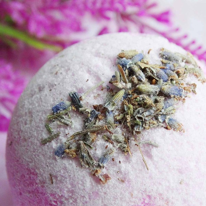 Шар бурлящий Happy Двухцветный с цветами лаванды 130гр