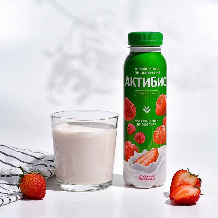 Биойогурт питьевой Актибио натуральный клубника-земляника 1,5% 260гр пэт
