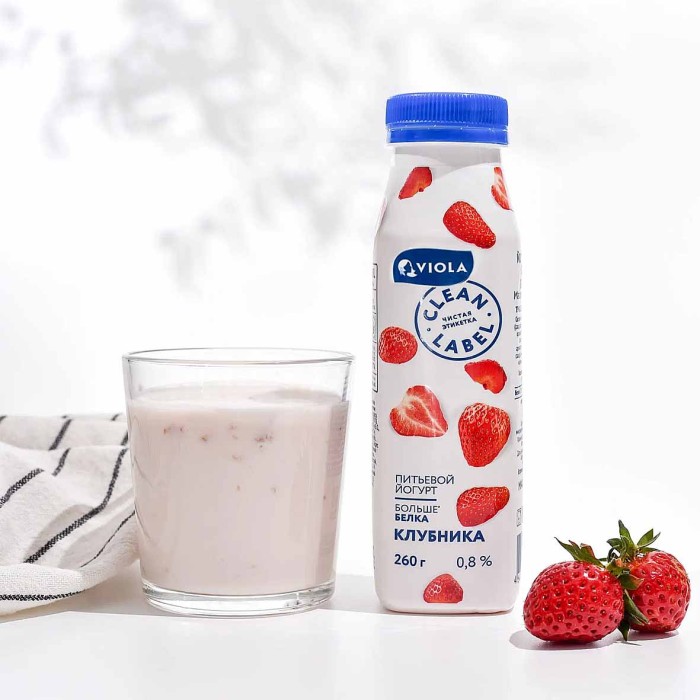 Йогурт питьевой Clean Label с клубникой 0,8% 260мл пэт
