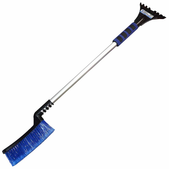 Щетка для уборки снега Oktan со скребком 88см черная