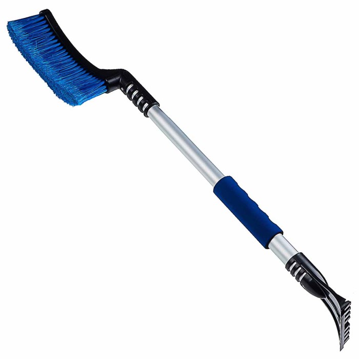 Щетка для уборки снега Oktan со скребком 88см черная