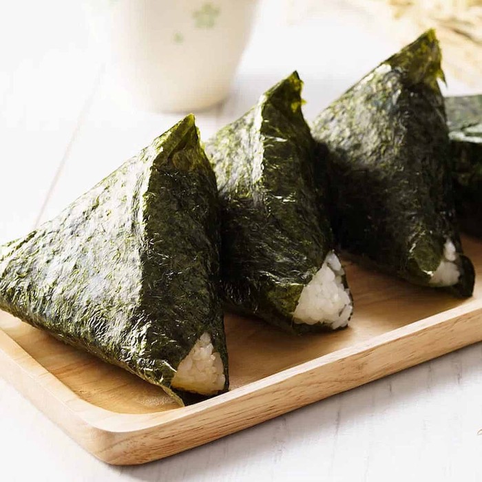 Онигири ИП Калинина с копченой курицей 130гр м/у