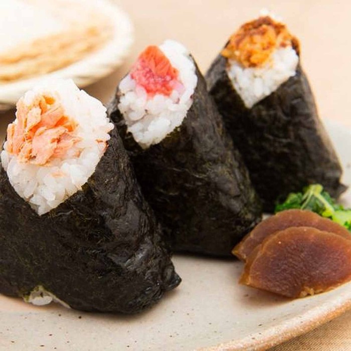 Онигири ИП Калинина с копченой курицей 130гр м/у