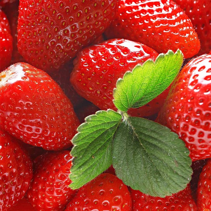 Коктейль молочный Северная Долина со вкусом клубники 2,5% 200мл т/п