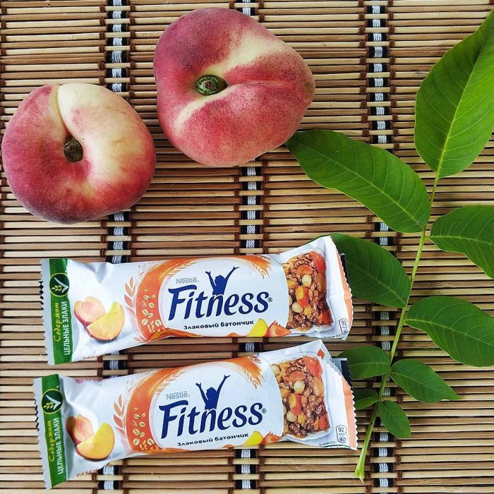 Батончик Nestle Fitness цельные злаки,абрикос,персик 23.5гр м/у