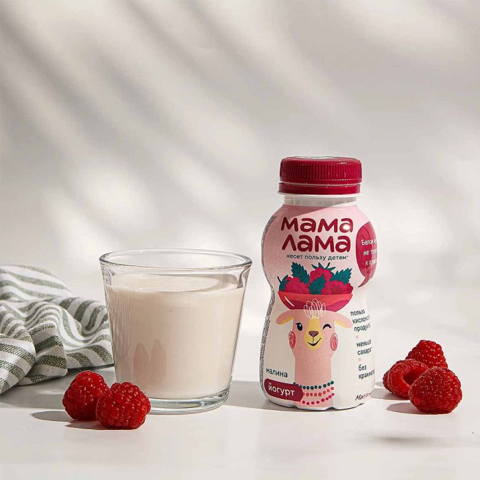 Йогурт питьевой Мама Лама Малина 2,5% 200гр пэт