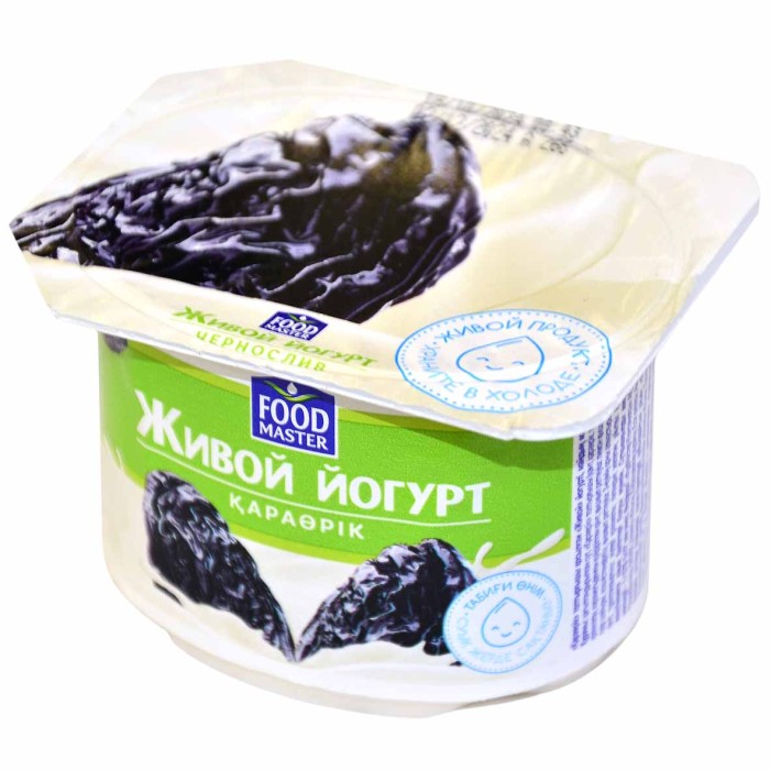 Йогурт FoodMaster Живой чернослив 1,5% 110гр пэт