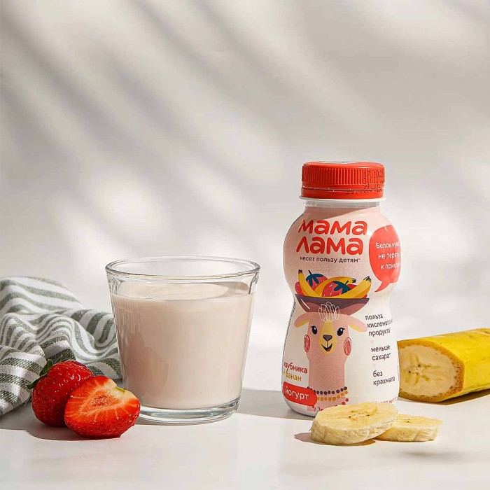 Йогурт питьевой Мама Лама Клубника-Банан  2,5% 200гр пэт